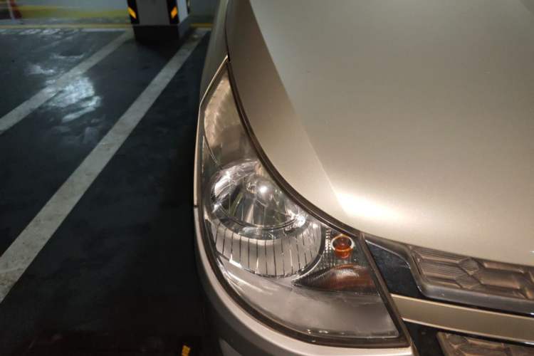 Used Wuling Zhiguang 2015 1.2L S Standard Model LSI Right Front Headlight