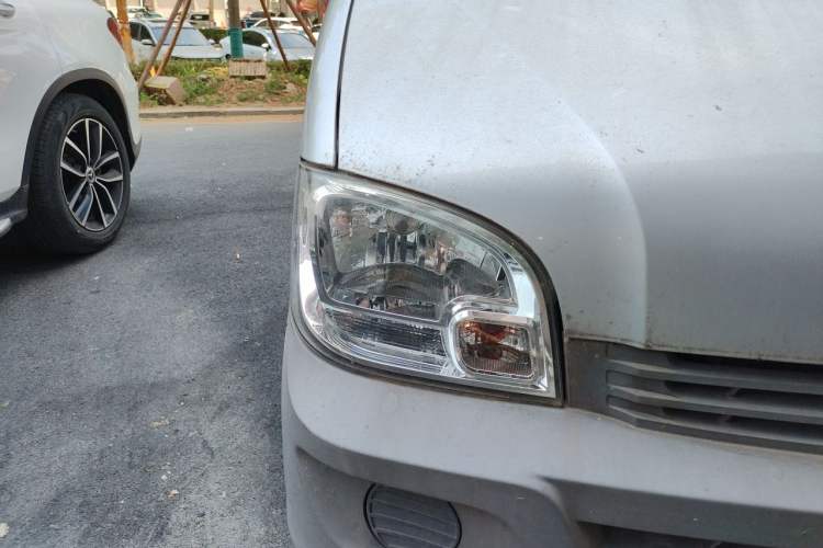 Used Wuling Zhiguang 2015 1.2L Practical LS-I Model Right Front Headlight