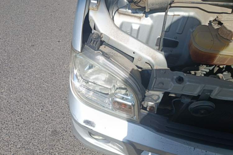 Used Wuling Zhiguang 2015 1.2L S Practical Model LSI Right Front Headlight