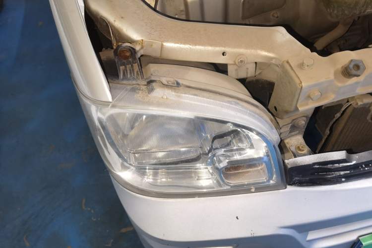 Used Wuling Zhiguang 2015 1.2L Practical LS-I Model Right Front Headlight