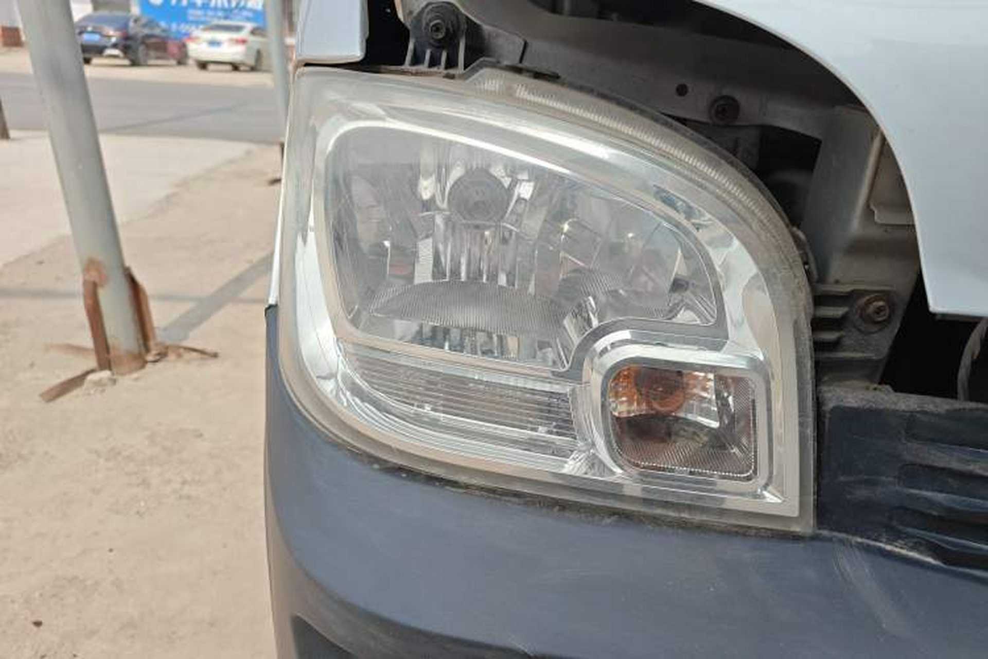 Used Wuling Zhiguang 2015 1.2L Practical LS-I Model Right Front Headlight
