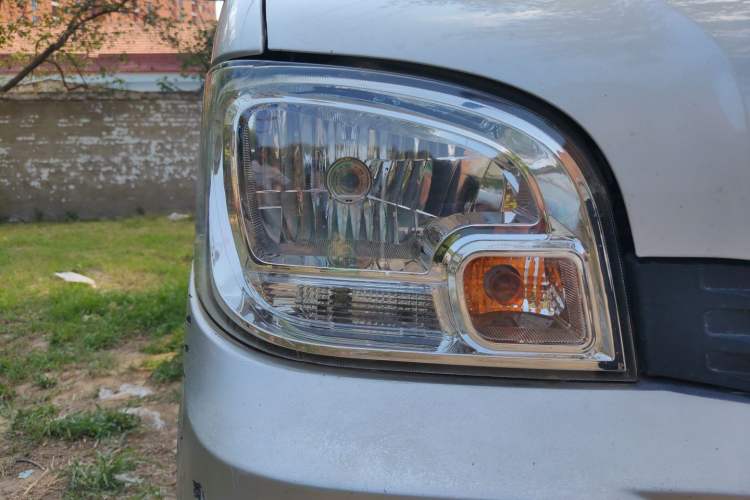 Used Wuling Zhiguang 2015 1.2L Practical LS-I Model Right Front Headlight