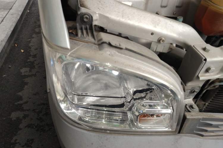 Used Wuling Zhiguang 2015 1.2L Practical LS-I Model Right Front Headlight