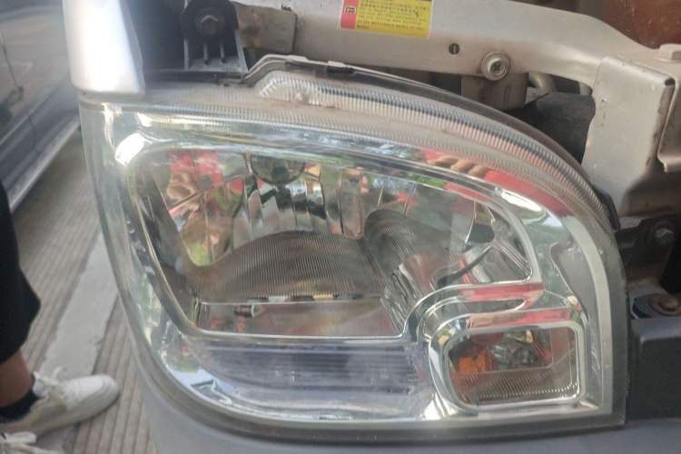 Used Wuling Zhiguang 2015 1.2L S Practical Model LSI Right Front Headlight