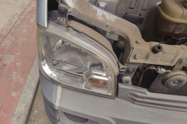 Used Wuling Zhiguang 2015 1.2L Practical LS-I Model Right Front Headlight