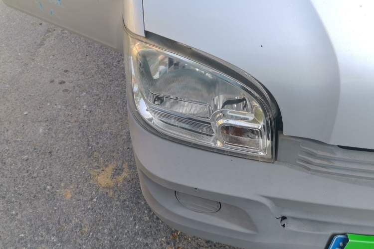 Used Wuling Zhiguang 2015 1.2L S Practical Model LSI Right Front Headlight