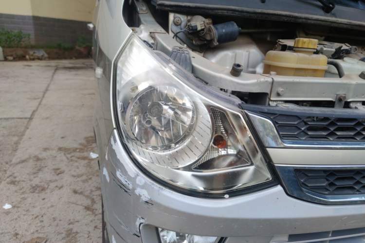 Used Wuling Zhiguang 2015 1.2L S Standard Model LSI Right Front Headlight