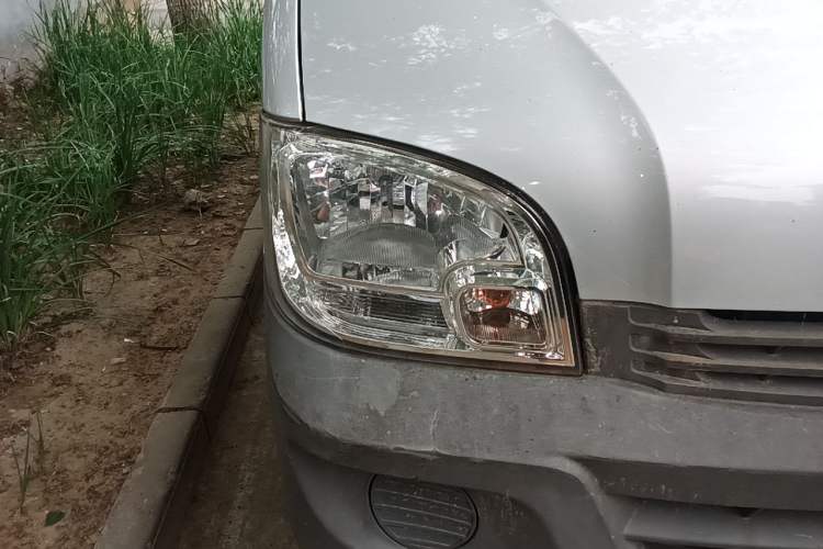 Used Wuling Zhiguang 2015 1.2L Practical LS-I Model Right Front Headlight