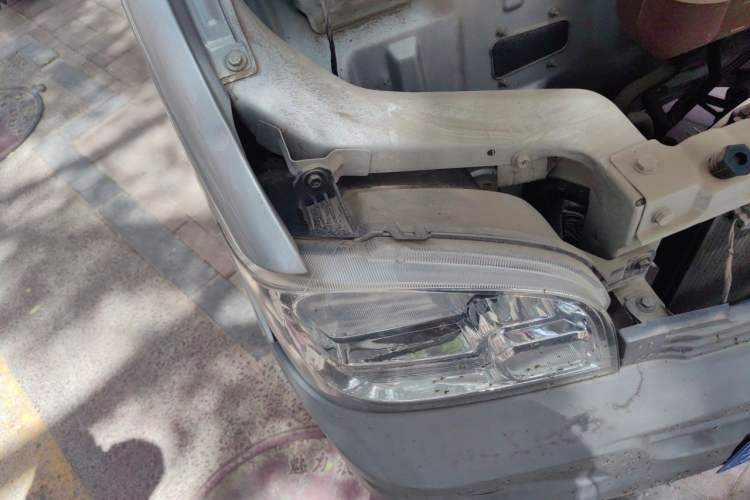 Used Wuling Zhiguang 2015 1.2L S Practical Model LSI Right Front Headlight
