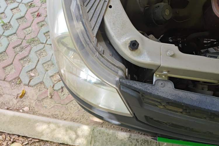 Used Wuling Zhiguang 2015 1.2L S Practical Model LSI Right Front Headlight