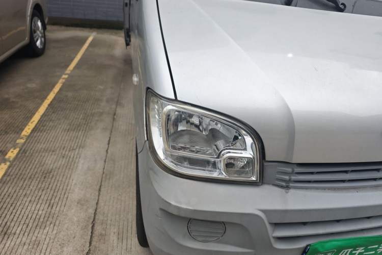 Used Wuling Zhiguang 2015 1.2L Practical LS-I Model Right Front Headlight