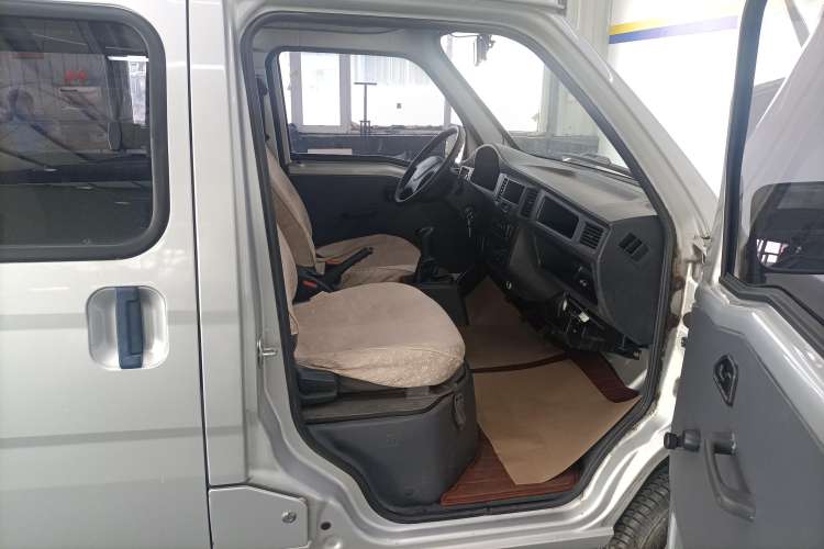 Used Wuling Zhiguang 2015 1.2L Standard Model LSI Right Front Seat