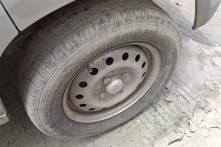 Used Wuling Zhiguang 2015 1.2L Practical LS-I Model Right Front Wheel Hub