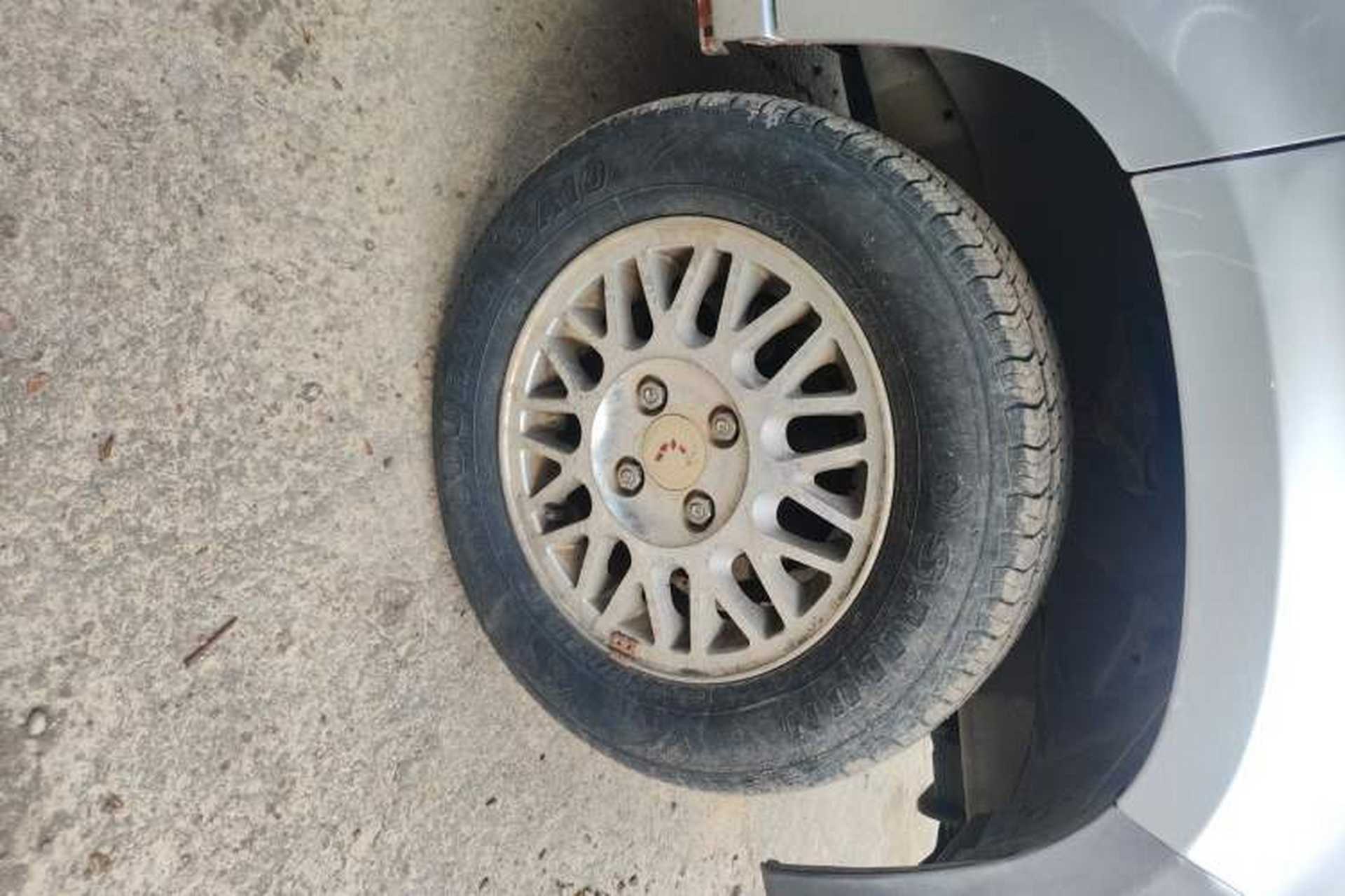 Used Wuling Zhiguang 2015 1.2L Practical LS-I Model Right Front Wheel Hub