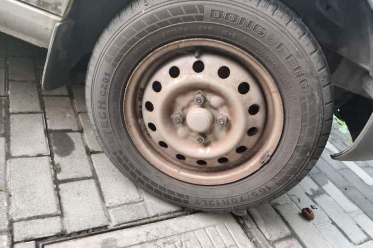 Used Wuling Zhiguang 2015 1.2L S Practical Model LSI Right Front Wheel Hub