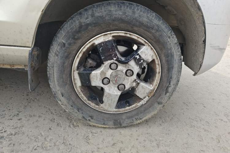 Used Wuling Zhiguang 2015 1.2L S Practical Model LSI Right Front Wheel Hub