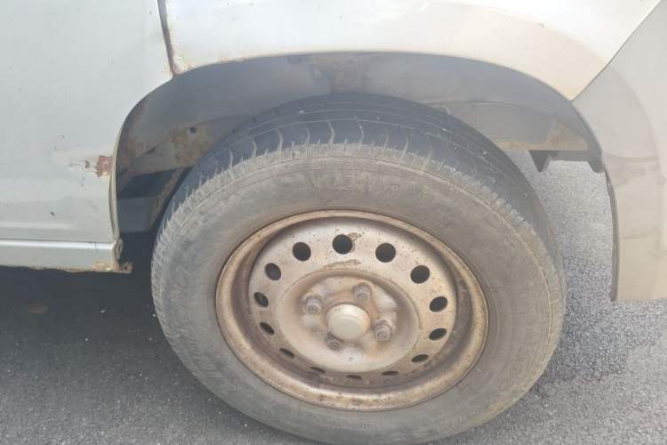 Used Wuling Zhiguang 2015 1.2L S Practical Model LSI Right Front Wheel Hub