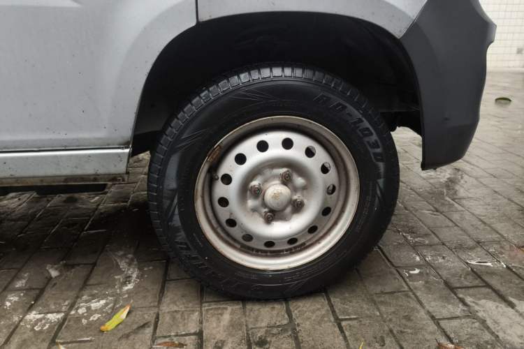 Used Wuling Zhiguang 2015 1.2L S Practical Model LSI Right Front Wheel Hub