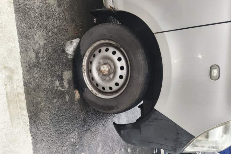 Used Wuling Zhiguang 2015 1.2L S Practical Model LSI Right Front Wheel Hub