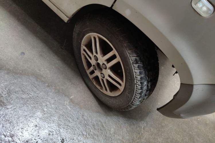 Used Wuling Zhiguang 2015 1.2L S Practical Model LSI Right Front Wheel Hub