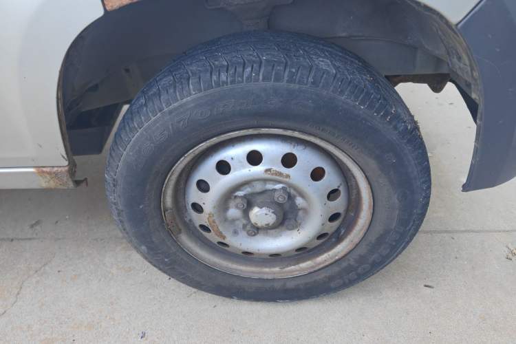 Used Wuling Zhiguang  Right Front Wheel Hub