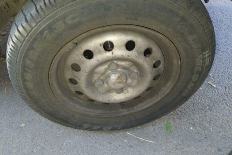 Used Wuling Zhiguang 2015 1.2L Practical LS-I Model Right Front Wheel Hub