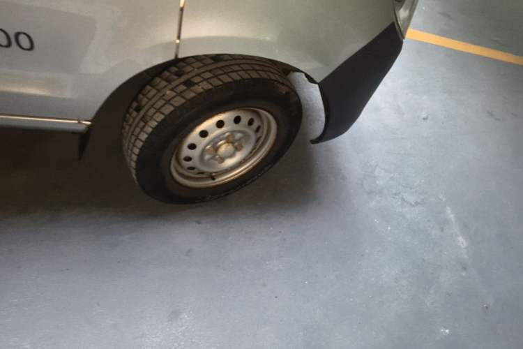 Used Wuling Zhiguang 2015 1.2L S Practical Model LSI Right Front Wheel Hub
