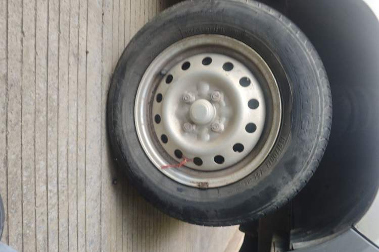 Used Wuling Zhiguang 2015 1.2L S Practical Model LSI Right Front Wheel Hub