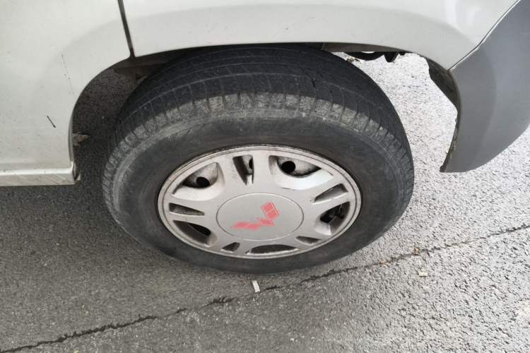 Used Wuling Zhiguang 2015 1.2L S Practical Model LSI Right Front Wheel Hub