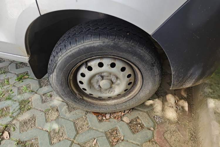 Used Wuling Zhiguang 2015 1.2L S Practical Model LSI Right Front Wheel Hub