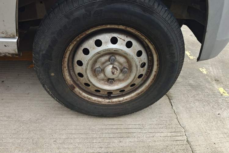 Used Wuling Zhiguang 2015 1.2L Practical LS-I Model Right Front Wheel Hub