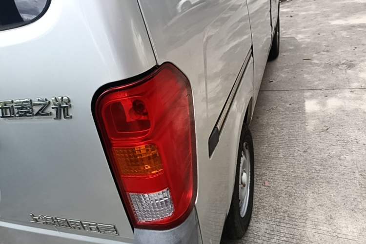 Used Wuling Zhiguang 2015 1.2L Practical LS-I Model Right Rear Taillight