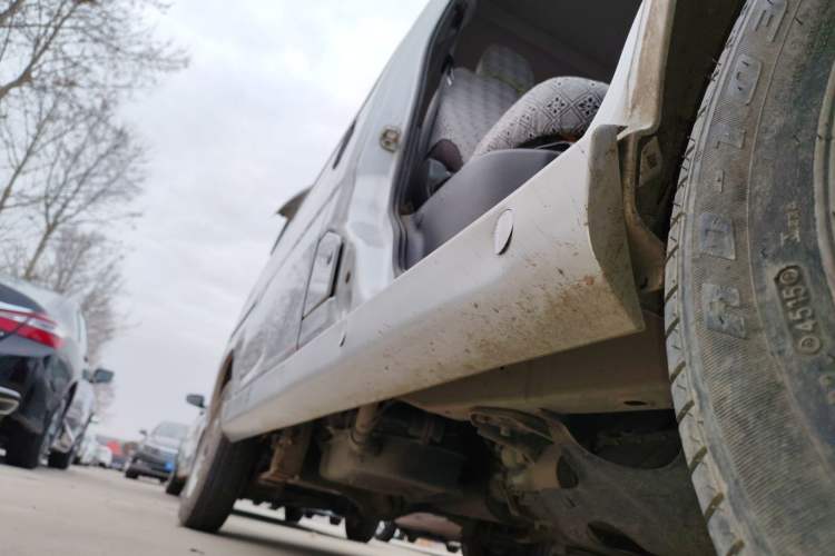 Used Wuling Zhiguang 2015 1.2L Practical LS-I Model Right Side Sill
