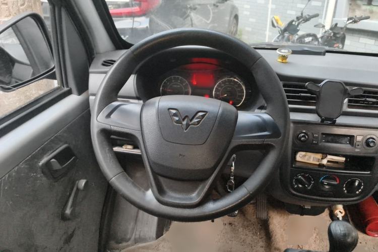 Used Wuling Zhiguang 2015 1.2L S Practical Model LSI Steering Wheel