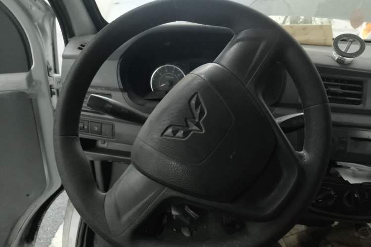 Used Wuling Zhiguang 2015 1.2L S Practical Model LSI Steering Wheel