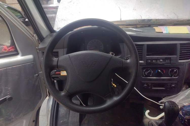 Used Wuling Zhiguang 2015 1.2L Practical LS-I Model Steering Wheel
