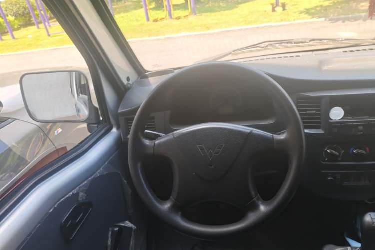 Used Wuling Zhiguang 2015 1.2L S Practical Model LSI Steering Wheel