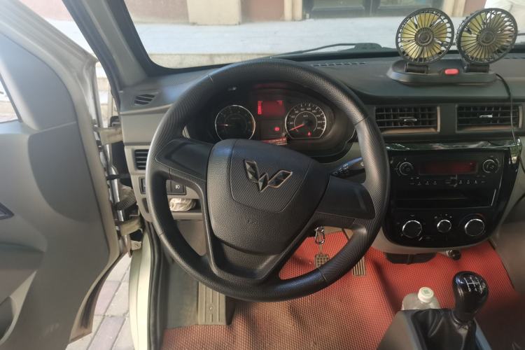 Used Wuling Zhiguang 2015 1.2L S Standard Model LSI Steering Wheel