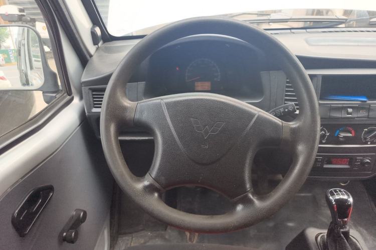 Used Wuling Zhiguang 2015 1.2L Practical LS-I Model Steering Wheel