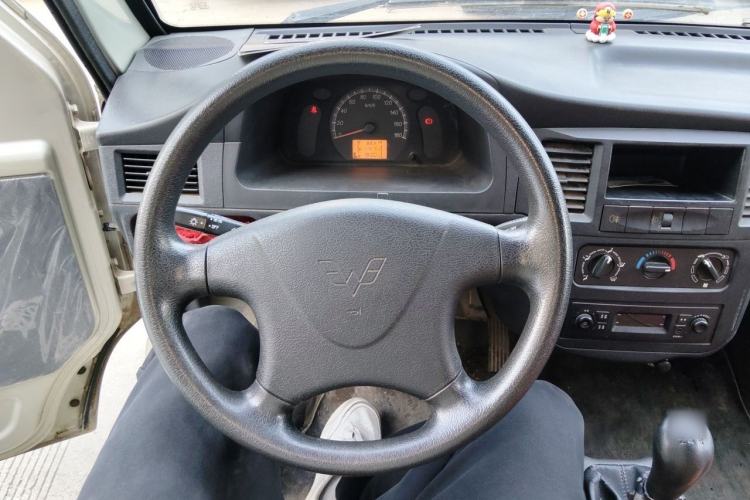 Used Wuling Zhiguang 2015 1.2L Practical LS-I Model Steering Wheel
