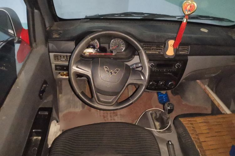 Used Wuling Zhiguang 2015 1.2L S Standard Model LSI Steering Wheel