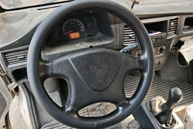 Used Wuling Zhiguang 2015 1.2L Practical LS-I Model Steering Wheel