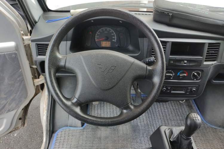 Used Wuling Zhiguang 2015 1.2L Practical LS-I Model Steering Wheel
