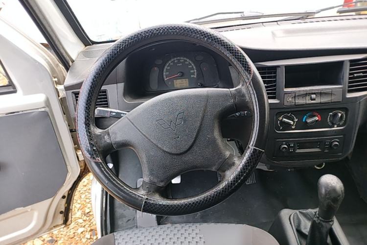 Used Wuling Zhiguang 2015 1.2L Practical LS-I Model Steering Wheel