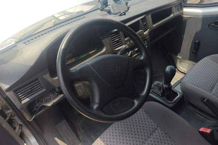 Used Wuling Zhiguang 2015 1.2L Practical LS-I Model Steering Wheel