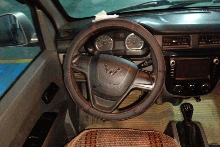 Used Wuling Zhiguang 2015 1.2L S Standard Model LSI Steering Wheel