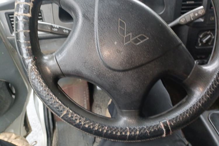 Used Wuling Zhiguang 2015 1.2L S Standard Model LSI Steering Wheel