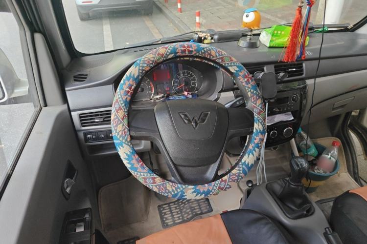 Used Wuling Zhiguang 2015 1.2L S Standard Model LSI Steering Wheel