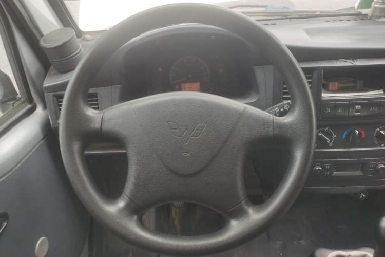 Used Wuling Zhiguang 2015 1.2L S Practical Model LSI Steering Wheel