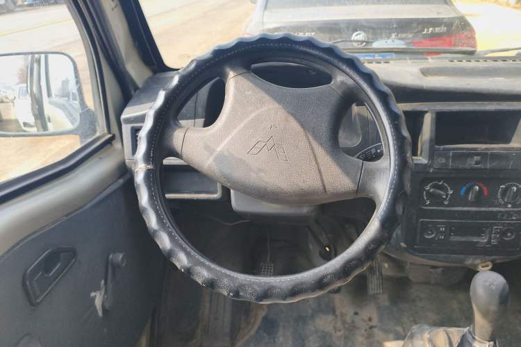 Used Wuling Zhiguang 2015 1.2L Practical LS-I Model Steering Wheel